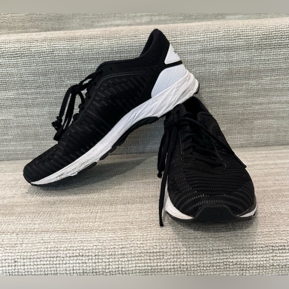 Asics Dynaflyte 2 FlyteFoam Road-Running Shoes Size 8, Black and White - Picture 3 of 15